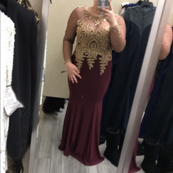 Wine/Gold long dress, mesh sleeves. - Picture 3 of 8